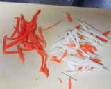 大根と人参の皮で作る風味豊かな中華炒め作り方2写真
