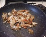 海老の殻で＊ほんのり海老風味炒飯＊作り方1写真