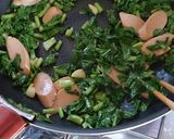 かぶの葉と魚肉ソーセージのソテー作り方4写真