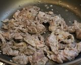 秋！塩麹豚肉deしめじ・里芋・水菜の煮物作り方3写真
