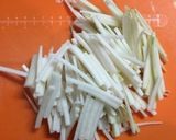 パリパリ！大根の皮とベーコンの炒め物作り方2写真