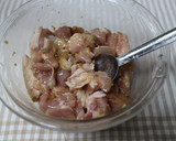 さつまいもと鶏肉の豆板醤炒め♪作り方1写真