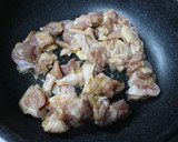 さつまいもと鶏肉の豆板醤炒め♪作り方4写真