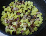 さつまいもと鶏肉の豆板醤炒め♪作り方5写真