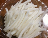 後引くほろ苦さ☆大根の皮のキンピラ☆作り方2写真