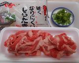 牛バラ切り落とし肉としらたきの炒め煮作り方1写真