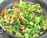さつま揚げとセロリの葉のゆかり炒め作り方3写真