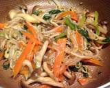 リメイク☆残った野菜炒めの焼き春巻き作り方1写真