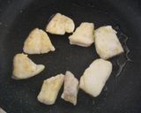 タラのソテー彩りコンソメバター蒸し作り方3写真