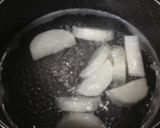 ぶつ切りモモ肉と大根の煮物作り方2写真