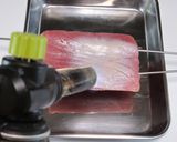 めばちマグロの炙りカルパッチョ作り方1写真