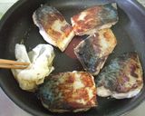 サバの黒酢ソテー✿甘味噌キャベツ添え♫作り方5写真