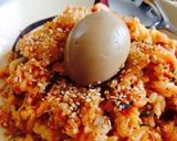 簡単キムチ煮卵のせ チャーハン作り方3写真