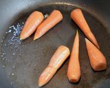 とても甘~い☆にんじんのオイル蒸し焼き作り方3写真