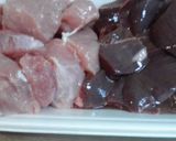 ☆風邪対策！豚の赤肉とレバーお味噌汁☆作り方1写真