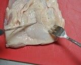 手を汚さずカリっとジューシーグリルチキン作り方1写真