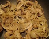 じゃがいもの重ねグラタン＊茸と玉葱ソース作り方3写真