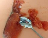 ピンク色の鮭ボール作り方1写真