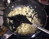 簡単でシンプル！美味しいメンチカツ。作り方1写真