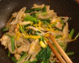 鶏胸肉とレンコン・小松菜のゆず胡椒炒め作り方6写真
