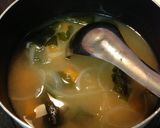 ほんのり甘い♪南瓜と玉ねぎの味噌汁♡作り方3写真