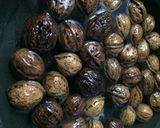 かた〜い胡桃の殻割り作り方1写真