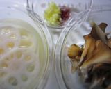 レンコンと舞茸のアンチョビソテー♪作り方1写真