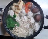 れんこん入り鶏肉団子の塩こんぶ鍋作り方6写真