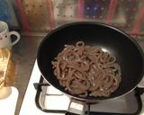 ピリ辛ヘルシー！キノコとこんにゃく炒め煮作り方2写真