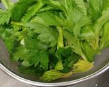 セロリ好きさんに〜セロリの葉のきんぴら作り方1写真