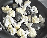 さつま芋カリフラワーあさりのバター酒蒸し作り方3写真