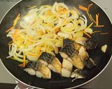 簡単!鯖とたっぷり焼き玉ねぎの甘酢びたし作り方3写真