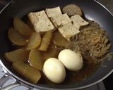 大根と焼き豆腐と半熟たまごの煮物♡作り方6写真