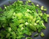 大根の葉と油揚げの炒め物作り方3写真