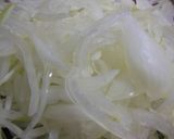 スライス玉ねぎのとろろ昆布サラダ作り方1写真