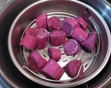 紫芋とクリームチーズのサラダ作り方1写真