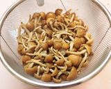 擂りごま香る★鳴門わかめとキノコの白和え作り方5写真