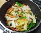 彩り野菜のオイマヨ炒め作り方3写真