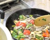 17.3種のきのこと鹿肉のマヨ炒め作り方4写真