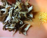 常備菜やお弁当にも☆舞茸入り甘辛牛そぼろ作り方1写真