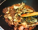 常備菜やお弁当にも☆舞茸入り甘辛牛そぼろ作り方4写真