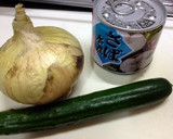新玉ねぎと鯖の水煮缶で簡単さっぱりサラダ作り方1写真
