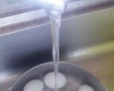 簡単☆茹で卵の殻をペロンと剥く方法作り方3写真