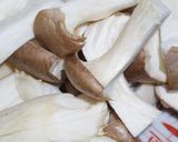 鶏肉とエリンギのにんにくバター醤油炒め！作り方2写真
