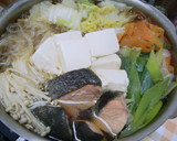 ★簡単！我が家の＊鮭のお鍋＊お醤油味♪作り方4写真