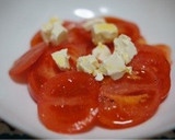 【簡単おつまみ】トマトとチーズのサラダ作り方1写真