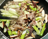 牛肉ときのこの中華あんかけ焼きそば作り方4写真