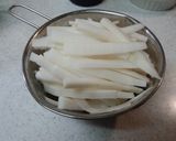 節約料理★ポリポリ食感大根の皮のキンピラ作り方1写真