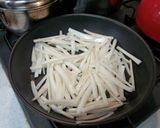 節約料理★ポリポリ食感大根の皮のキンピラ作り方2写真