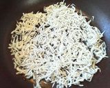 たっぷりしらすの目玉焼き☆作り方1写真